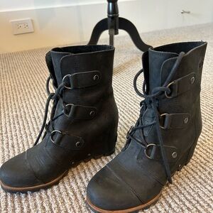 Sorel Wedge Boots Sz 7.5